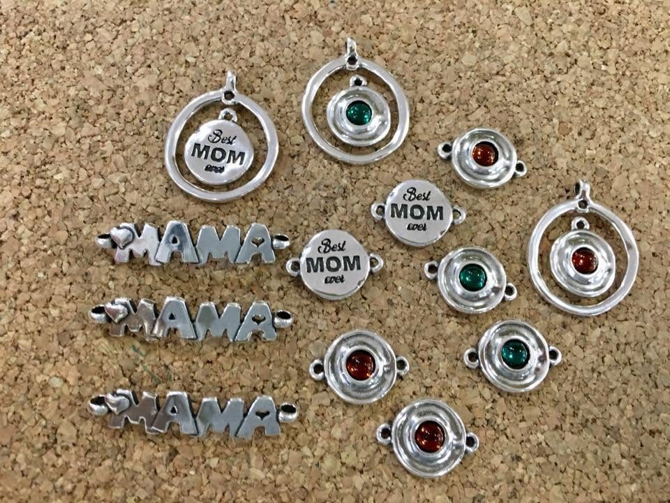 Medallas y fornituras de zamak plateado para recuerdos de comunión, bautizo y regalos para madres